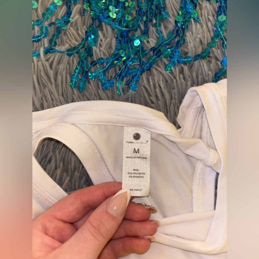 cute white tank top ! ✨🫧 - Picture 3 of 5